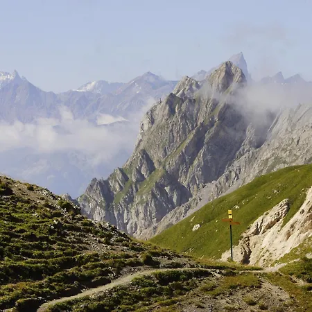 Апартаменти Le Serac-11 By Interhome